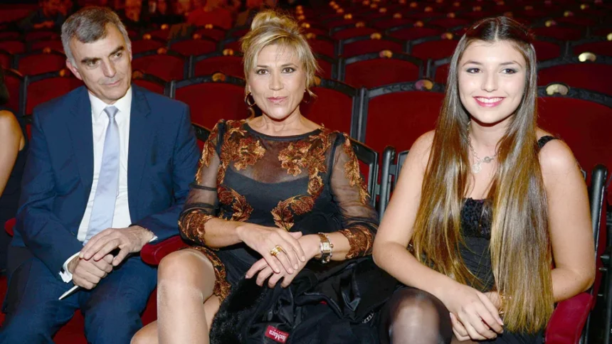 quien es el padre de la hija de julia otero