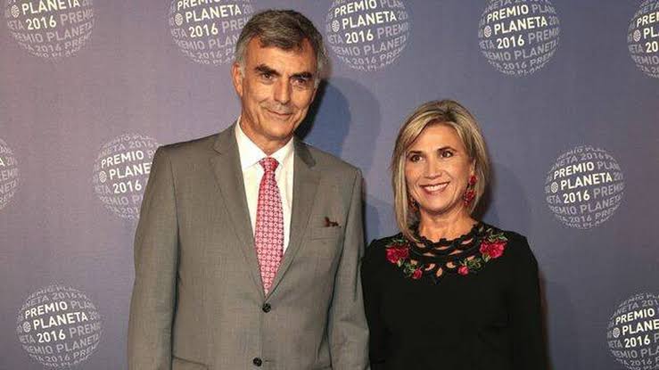 quién fue el primer marido de julia otero